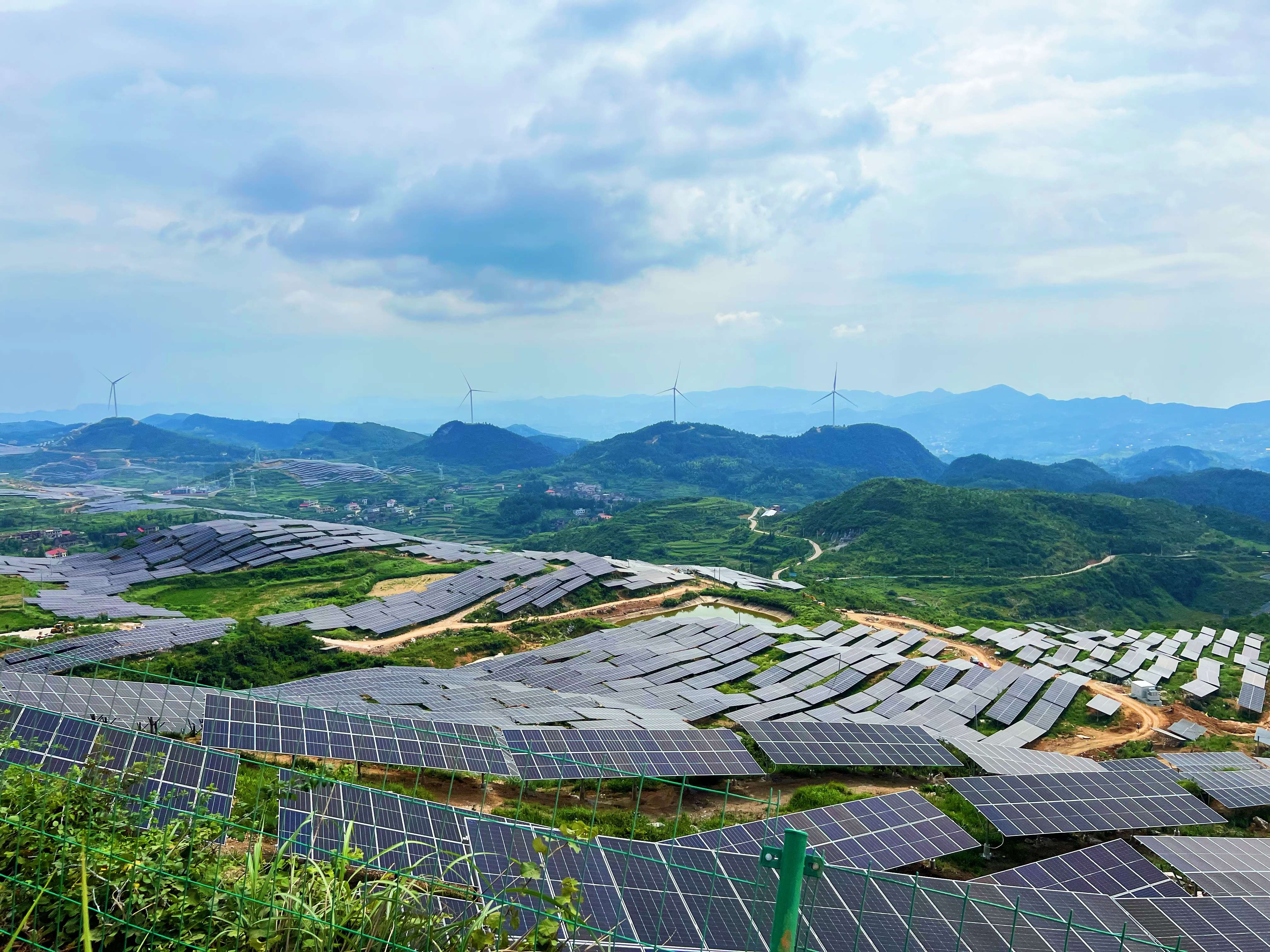 1690177247543078073.jpg 娄底生态治理百万光伏项目.jpg