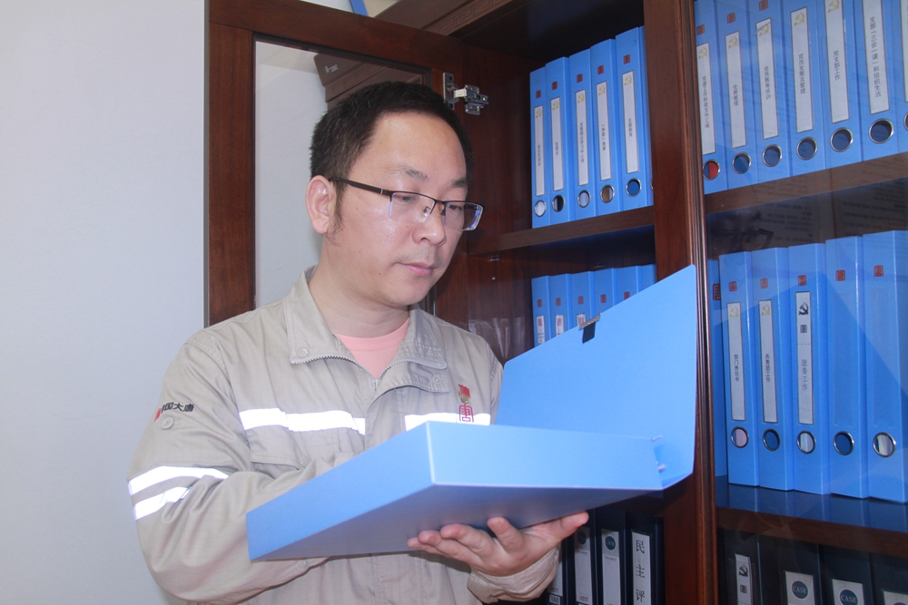 1692933416873086989.jpg 麻豆av
优秀党务工作者、陈村水力发电分公司党建工作部主任闫辉辉.jpg